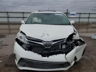 2019 Toyota Sienna XLE with VIN 5TDDZ3DC0KS224611, listed as a Copart auction lot 47667495 with 61,829 mi miles and Salvage Title. Bid and sale history available at carsss.com. Image 5.