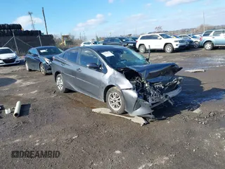 2018 Toyota Prius Two z VIN JTDKARFU4J3056141, wystawiony jako IAAI lot #41525929 z przebiegiem 127 414 mil mil oraz . Historia ofert i sprzedaży dostępna na DreamBid. Obrazek 1.