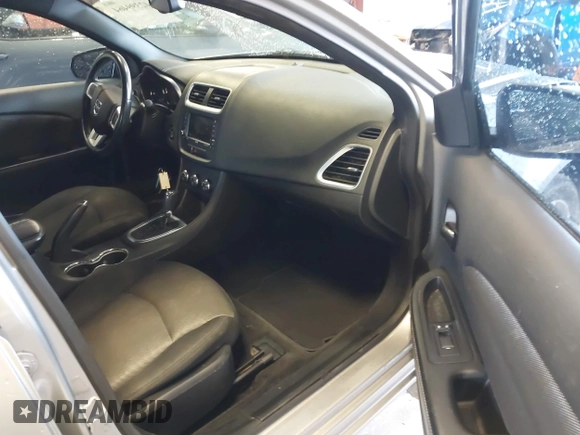 2014 Dodge Avenger SXT z VIN 1C3CDZCBXEN234910, wystawiony jako IAAI lot #42399464 z przebiegiem 152 026 mil mil oraz . Historia ofert i sprzedaży dostępna na DreamBid. Obrazek 5.