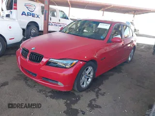2008 BMW 3 Series 328i z VIN WBAVA33578KX85268, wystawiony jako IAAI lot #42583963 z przebiegiem 186 519 mil mil oraz . Historia ofert i sprzedaży dostępna na DreamBid. Obrazek 2.