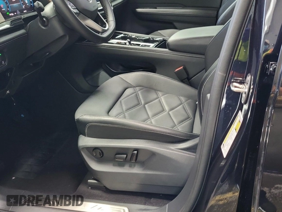 2024 Volkswagen Atlas SE with VIN 1V2HR2CA7RC565297, listed as a IAAI auction lot 42844488 with 24,398 mi miles and . Bid and sale history available at DreamBid. Image 48.