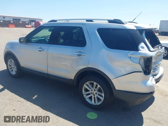 2014 Ford Explorer XLT z VIN 1FM5K8D83EGB37443, wystawiony jako IAAI lot #39818591 z przebiegiem 126 013 mil mil oraz . Historia ofert i sprzedaży dostępna na DreamBid. Obrazek 3.