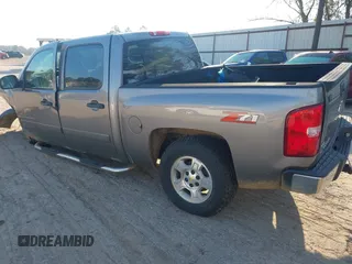 2008 Chevrolet Silverado 1500 1LT with VIN 3GCEC13068G263809, listed as a IAAI auction lot 41251500 with 108,327 mi miles and . Bid and sale history available at DreamBid. Image 3.