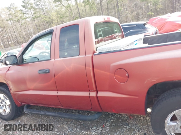 2006 Dodge Dakota SLT with VIN 1D7HE42K26S532685, listed as a IAAI auction lot 41833074 with 110,524 mi miles and . Bid and sale history available at carsss.com. Image 14.