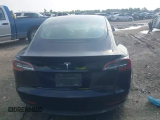 2023 Tesla Model 3 z VIN 5YJ3E1EAXPF639326, wystawiony jako IAAI lot #42132181 z przebiegiem 51 808 mil mil oraz . Historia ofert i sprzedaży dostępna na DreamBid. Obrazek 15.