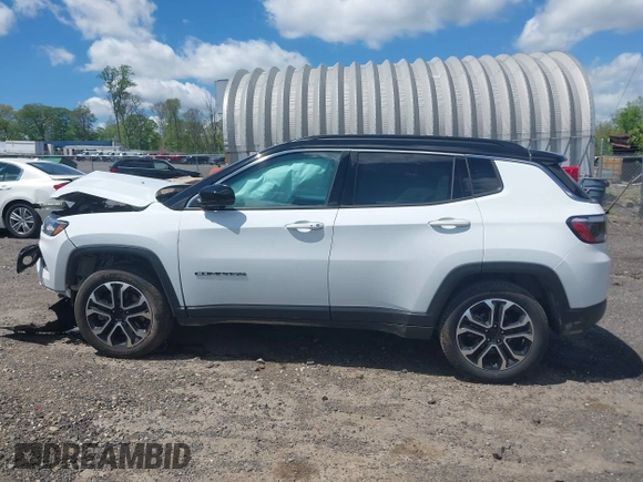 2024 Jeep Compass Limited with VIN 3C4NJDCNXRT610750, listed as a IAAI auction lot 42217949 with 32,530 mi miles and . Bid and sale history available at carsss.com. Image 15.