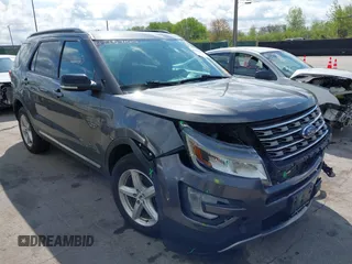 2017 Ford Explorer XLT z VIN 1FM5K8D82HGD01172, wystawiony jako IAAI lot #42157100 z przebiegiem 123 395 mil mil oraz . Historia ofert i sprzedaży dostępna na DreamBid. Obrazek 1.