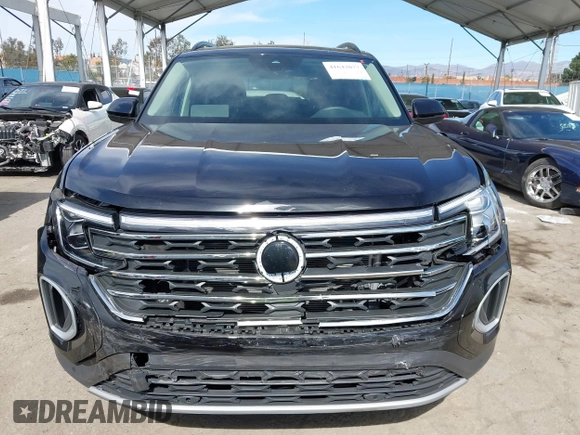 2024 Volkswagen Atlas SE z VIN 1V2JR2CAXRC512272, wystawiony jako IAAI lot #41642077 z przebiegiem 13 583 mil mil oraz . Historia ofert i sprzedaży dostępna na DreamBid. Obrazek 12.