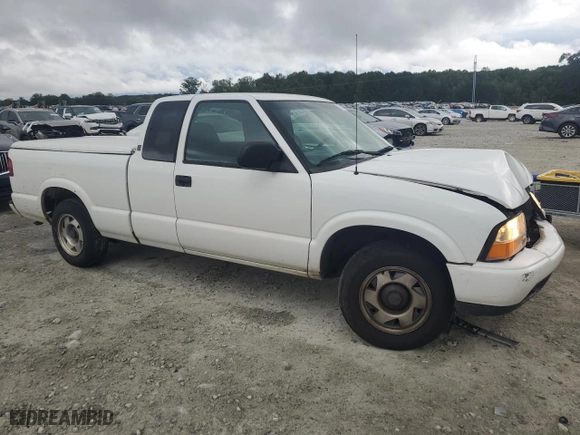 2001 GMC Sonoma SLS w/1SG Pkg with VIN 1GTCS19WX18124056, listed as a Copart auction lot 73120484 with 166,357 mi miles and Salvage Title. Bid and sale history available at carsss.com. Image 4.