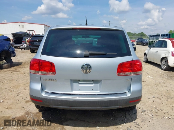 2007 Volkswagen Touareg V6 z VIN WVGZE77L57D000964, wystawiony jako IAAI lot #42159667 z przebiegiem 143 542 mil mil oraz . Historia ofert i sprzedaży dostępna na DreamBid. Obrazek 16.