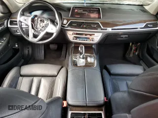 2020 BMW 7 Series 740i z VIN WBA7T2C06LGL17660, wystawiony jako Copart lot #57347885 z przebiegiem Nie podano mil oraz Tytuł czysty. Historia ofert i sprzedaży dostępna na DreamBid. Obrazek 8.