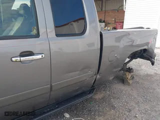 2007 Chevrolet Silverado 1500 LTZ with VIN 2GCEK19J571716697, listed as a IAAI auction lot 39845736 with 1 mi miles. Bid and sale history available at carsss.com. Image 6.