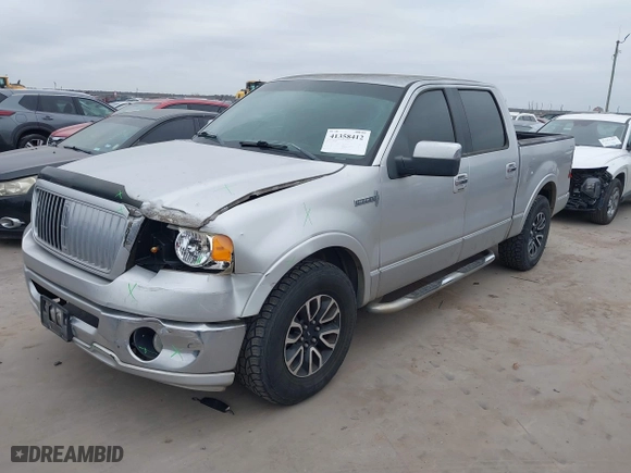 2006 Lincoln Mark LT with VIN 5LTPW16596FJ24809, listed as a IAAI auction lot 41358412 with 121,986 mi miles. Bid and sale history available at carsss.com. Image 18.