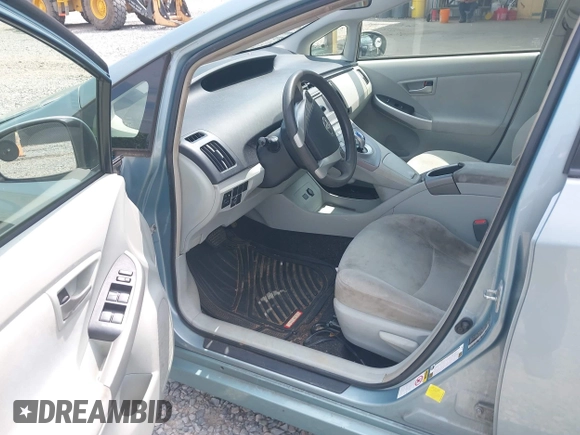2015 Toyota Prius Four with VIN JTDKN3DUXF1884511, listed as a IAAI auction lot 42145642 with 227,587 mi miles. Bid and sale history available at carsss.com. Image 5.
