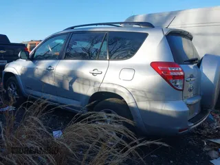 2010 Toyota RAV4 Ltd with VIN JTMDF4DV5AD026360, listed as a IAAI auction lot 41482922 with 132,751 mi miles. Bid and sale history available at carsss.com. Image 3.