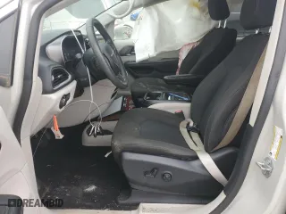 2020 Chrysler Pacifica Touring with VIN 2C4RC1FG5LR152522, listed as a Copart auction lot 47253245 with 43,020 mi miles and Salvage Title. Bid and sale history available at carsss.com. Image 7.