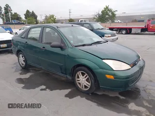 2001 Ford Focus SE with VIN 1FAFP34P61W159074, listed as a IAAI auction lot 42116568 with 117,141 mi miles and . Bid and sale history available at carsss.com. Image 1.