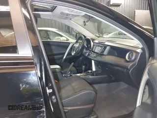 2016 Toyota RAV4 XLE z VIN 2T3RFREV5GW450313, wystawiony jako IAAI lot #42341363 z przebiegiem 68 761 mil mil oraz . Historia ofert i sprzedaży dostępna na DreamBid. Obrazek 5.