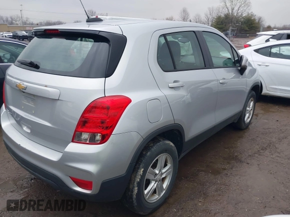 2020 Chevrolet Trax LS with VIN 3GNCJNSBXLL112258, listed as a IAAI auction lot 41657907 with 133,412 mi miles. Bid and sale history available at carsss.com. Image 4.