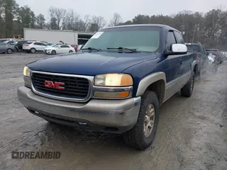 2000 GMC New Sierra 1500 SLE with VIN 1GTEK19T7YZ300550, listed as a IAAI auction lot 41539278 with 312,839 mi miles. Bid and sale history available at carsss.com. Image 2.