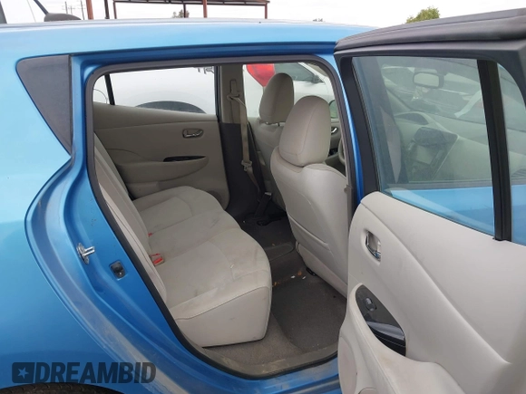 2012 Nissan LEAF SL with VIN JN1AZ0CP0CT024663, listed as a IAAI auction lot 42136940 with 39,101 mi miles. Bid and sale history available at carsss.com. Image 8.