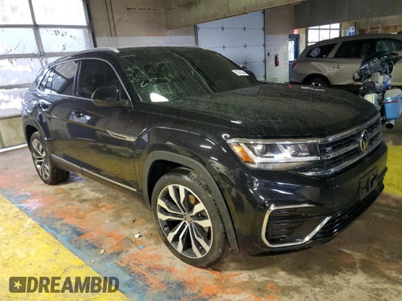 2021 Volkswagen Atlas SEL Premium R-Line with VIN 1V2FE2CA9MC232921, listed as a Copart auction lot 83993304 with 48,077 mi miles and Salvage title. Bid and sale history available at DreamBid. Image 4.