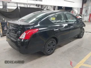 2019 Nissan Versa SV z VIN 3N1CN7APXKL808206, wystawiony jako IAAI lot #41828460 z przebiegiem 95 918 mil mil oraz . Historia ofert i sprzedaży dostępna na DreamBid. Obrazek 4.