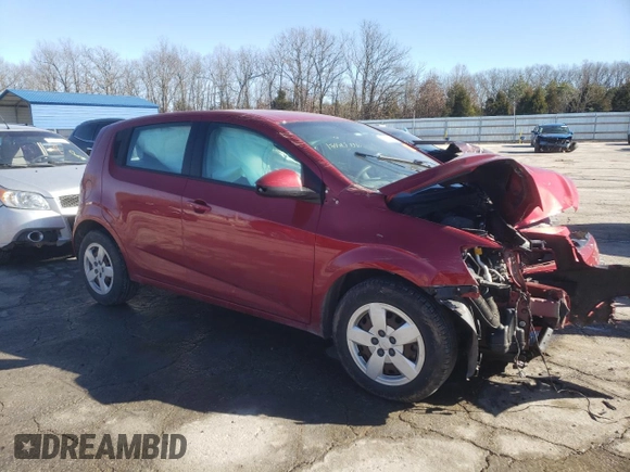 2013 Chevrolet Sonic LS z VIN 1G1JA6SH3D4121037, wystawiony jako Copart lot #45975555 z przebiegiem 66 735 mil mil oraz Szkoda całkowita • Salvage title. Historia ofert i sprzedaży dostępna na DreamBid. Obrazek 4.