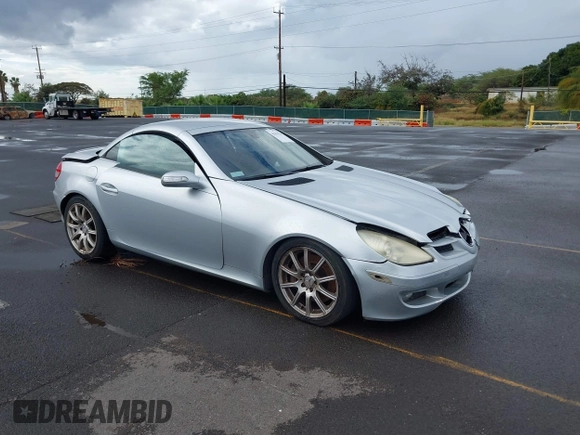 2005 Mercedes-Benz SLK 230/320 с VIN WDBWK56F35F045143, выставлен на аукционе IAAI как лот 42014710 с пробегом 96 868 миль миль и . История ставок и продаж доступна на DreamBid. Изображение 1.