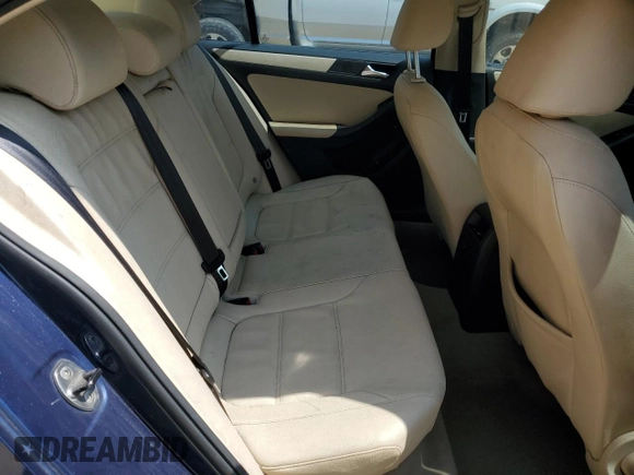 2011 Volkswagen Jetta SE with VIN 3VWDX7AJ8BM022225, listed as a Copart auction lot 60039795 with 101,887 mi miles and Clean title. Bid and sale history available at DreamBid. Image 10.