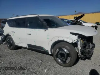 2024 Kia EV9 Wind z VIN KNDAFFS59R6030316, wystawiony jako Copart lot #87417224 z przebiegiem 10 654 mil mil oraz Szkoda całkowita • Salvage title. Historia ofert i sprzedaży dostępna na DreamBid. Obrazek 4.