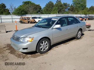 2000 Toyota Avalon XL z VIN 4T1BF28B5YU031947, wystawiony jako Copart lot #56239265 z przebiegiem 167 627 mil mil oraz Szkoda całkowita • Salvage title. Historia ofert i sprzedaży dostępna na DreamBid. Obrazek 1.
