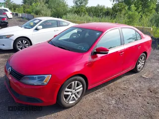 2014 Volkswagen Jetta SE z VIN 3VWD17AJ4EM284216, wystawiony jako IAAI lot #42803481 z przebiegiem 159 177 mil mil oraz . Historia ofert i sprzedaży dostępna na DreamBid. Obrazek 2.