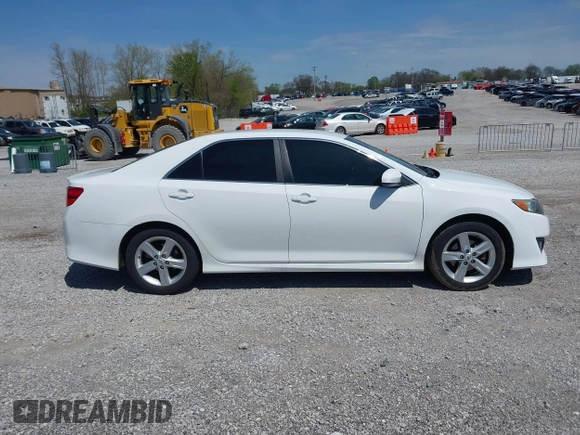 2013 Toyota Camry L with VIN 4T1BF1FK8DU218865, listed as a IAAI auction lot 41983521 with 139,533 mi miles. Bid and sale history available at carsss.com. Image 13.