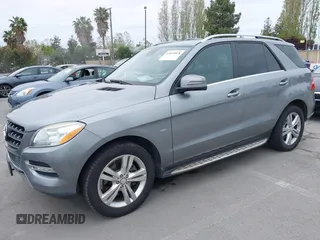 2012 Mercedes-Benz M ML 350 with VIN 4JGDA5HB2CA022335, listed as a IAAI auction lot 42045828 with 162,328 mi miles. Bid and sale history available at carsss.com. Image 17.