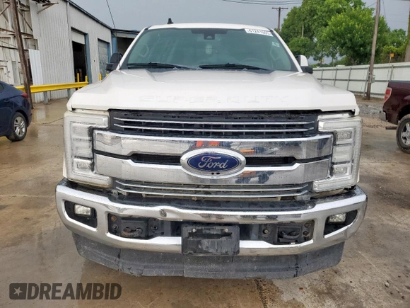 2019 Ford F-250 XL with VIN 1FT7W2BT4KEF28520, listed as a Copart auction lot 61241005 with 211,934 mi miles and Clean title. Bid and sale history available at DreamBid. Image 5.