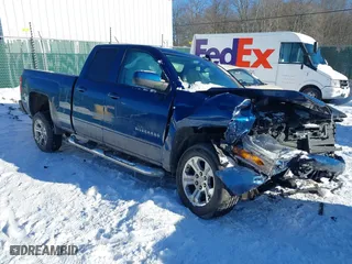 2018 Chevrolet Silverado 1500 LT with VIN 1GCVKRECXJZ202283, listed as a IAAI auction lot 41363873 with 86,955 mi miles. Bid and sale history available at carsss.com. Image 1.