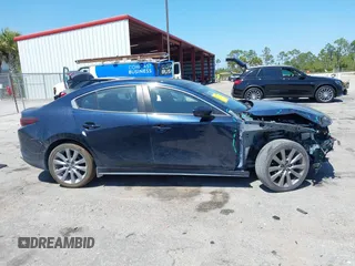 2021 Mazda 3 Select с VIN JM1BPABLXM1326518, выставлен на аукционе IAAI как лот 42130502 с пробегом 82 893 миль миль и . История ставок и продаж доступна на DreamBid. Изображение 13.