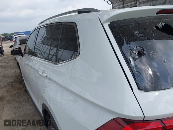 2018 Volkswagen Tiguan SEL with VIN 3VV2B7AX8JM120443, listed as a IAAI auction lot 42154773 with 70,256 mi miles and . Bid and sale history available at DreamBid. Image 19.