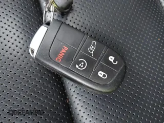 2021 Jeep Grand Cherokee Limited z VIN 1C4RJFBG0MC812307, wystawiony jako IAAI lot #41717971 z przebiegiem 65 508 mil mil oraz . Historia ofert i sprzedaży dostępna na DreamBid. Obrazek 11.