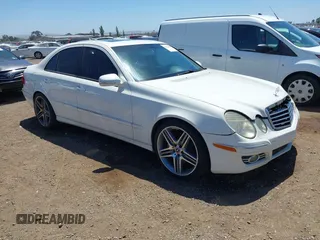 2008 Mercedes-Benz E 350 Luxury z VIN WDBUF56X38B186780, wystawiony jako IAAI lot #42522894 z przebiegiem 147 961 mil mil oraz . Historia ofert i sprzedaży dostępna na DreamBid. Obrazek 1.