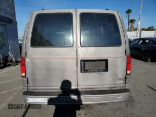 1992 Chevrolet Astro with VIN 1GNDM19Z3NB219051, listed as a Copart auction lot 41997675 with 242,745 mi miles and Salvage Title. Bid and sale history available at carsss.com. Image 6.
