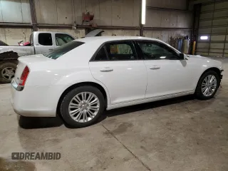 2014 Chrysler 300 z VIN 2C3CCARG8EH232878, wystawiony jako Copart lot #48904425 z przebiegiem 56 003 mil mil oraz Szkoda całkowita • Salvage title. Historia ofert i sprzedaży dostępna na DreamBid. Obrazek 3.