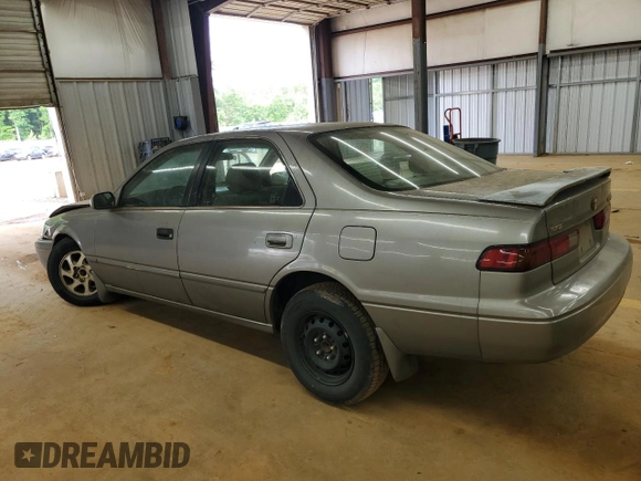 1998 Toyota Camry LE с VIN 4T1BG22K6WU356495, выставлен на аукционе Copart как лот 55639765 с пробегом Не указан миль и Списание • Salvage title. История ставок и продаж доступна на DreamBid. Изображение 2.