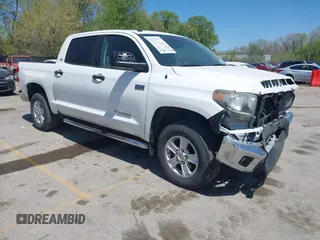 2018 Toyota Tundra SR5 z VIN 5TFDW5F14JX742259, wystawiony jako IAAI lot #42014329 z przebiegiem 151 372 mil mil oraz . Historia ofert i sprzedaży dostępna na DreamBid. Obrazek 1.