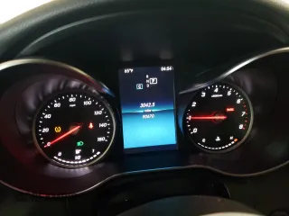 2019 Mercedes-Benz C 300 z VIN 55SWF8EB8KU321336, wystawiony jako Copart lot #54415305 z przebiegiem 90 670 mil mil oraz Szkoda całkowita • Salvage title. Historia ofert i sprzedaży dostępna na DreamBid. Obrazek 9.