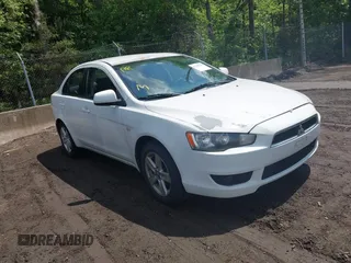 2008 Mitsubishi Lancer DE z VIN JA3AU26U98U033029, wystawiony jako IAAI lot #42380327 z przebiegiem 107 911 mil mil oraz . Historia ofert i sprzedaży dostępna na DreamBid. Obrazek 1.
