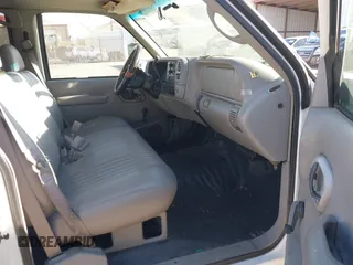 1999 Chevrolet Suburban with VIN 3GNEC16R1XG208071, listed as a IAAI auction lot 41422385 with 152,692 mi miles. Bid and sale history available at carsss.com. Image 5.