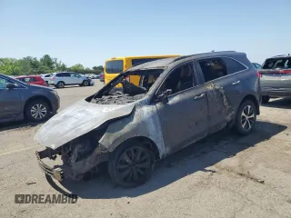 2017 Kia Sorento EX z VIN 5XYPHDA56HG312824, wystawiony jako Copart lot #62313855 z przebiegiem Nie podano mil oraz Szkoda całkowita • Salvage title. Historia ofert i sprzedaży dostępna na DreamBid. Obrazek 1.