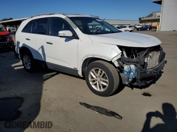 2014 Kia Sorento LX with VIN 5XYKTCA66EG475805, listed as a Copart auction lot 46880805 with 140,722 mi miles and Salvage Title. Bid and sale history available at carsss.com. Image 4.